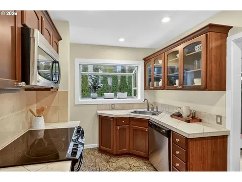 728 SE 55th Avenue Portland OR 97215