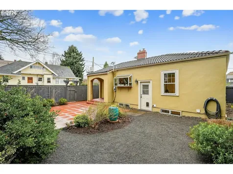 728 SE 55th Avenue Portland OR 97215