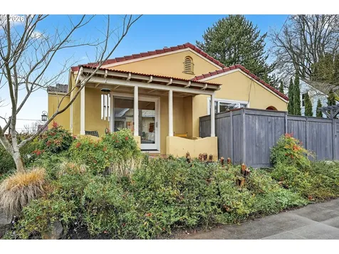 728 SE 55th Avenue Portland OR 97215