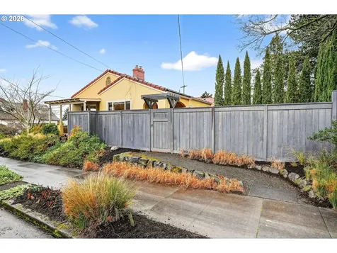 728 SE 55th Avenue Portland OR 97215