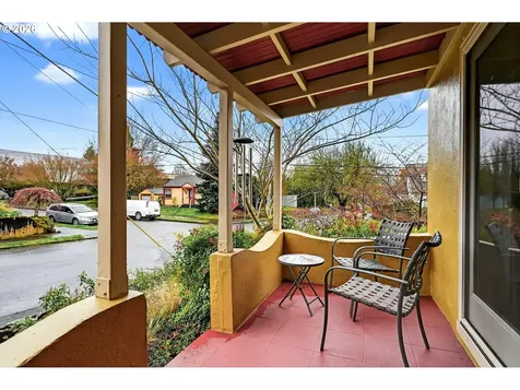 728 SE 55th Avenue Portland OR 97215