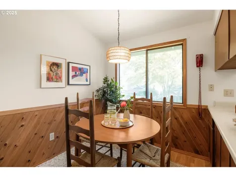 11895 SW Robbins Drive Beaverton OR 97008