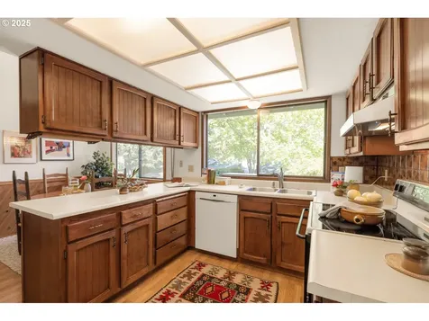 11895 SW Robbins Drive Beaverton OR 97008