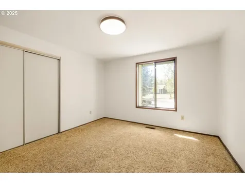 11895 SW Robbins Drive Beaverton OR 97008