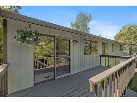 11895 SW Robbins Drive Beaverton OR 97008
