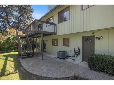 11895 SW Robbins Drive Beaverton OR 97008