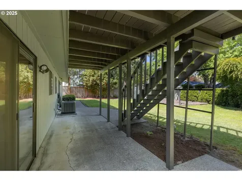 11895 SW Robbins Drive Beaverton OR 97008