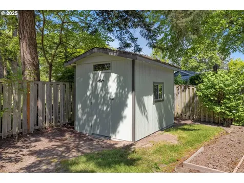11895 SW Robbins Drive Beaverton OR 97008