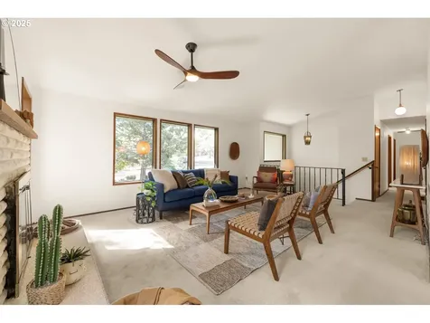 11895 SW Robbins Drive Beaverton OR 97008