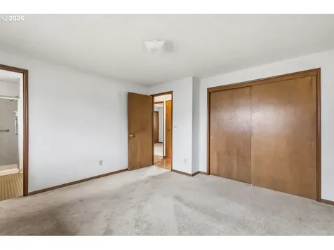 7080 SW Royal Oak Court Portland OR 97223