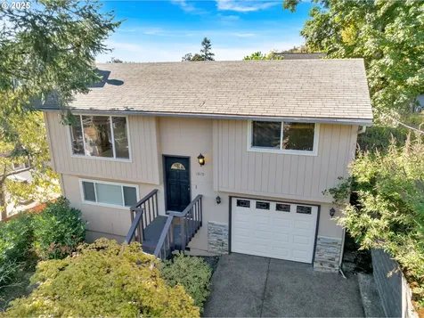 1870 Hemlock Street West Linn OR 97068