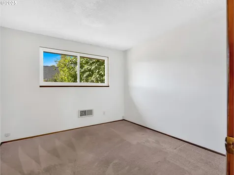 1870 Hemlock Street West Linn OR 97068
