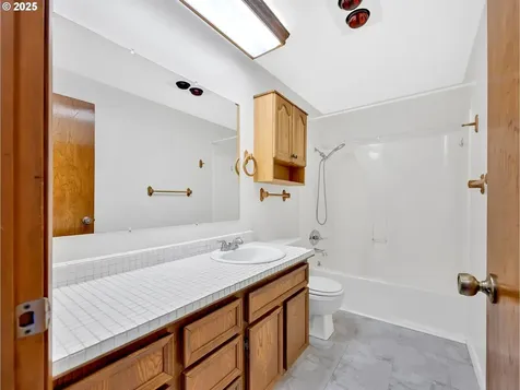 1870 Hemlock Street West Linn OR 97068