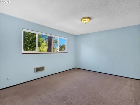 1870 Hemlock Street West Linn OR 97068