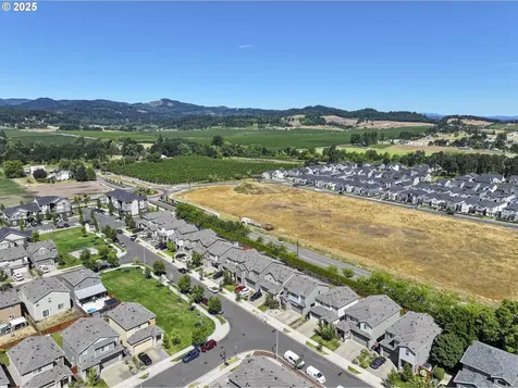 1941 NW Haun Drive Mcminnville OR 97128