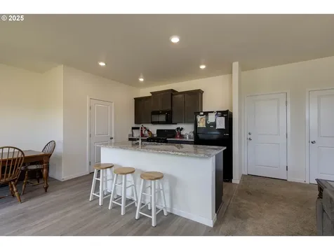 1941 NW Haun Drive Mcminnville OR 97128