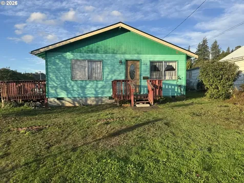 684 E 10th Street Coquille OR 97423