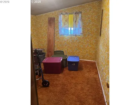 684 E 10th Street Coquille OR 97423