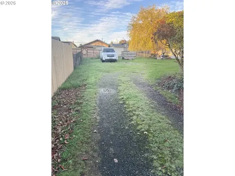 684 E 10th Street Coquille OR 97423