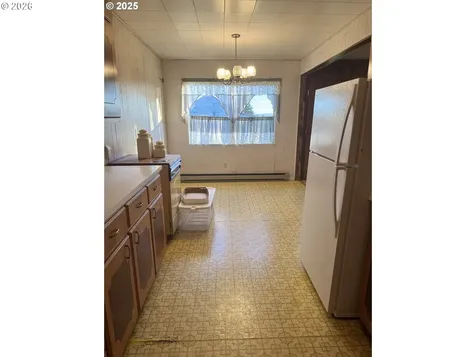 684 E 10th Street Coquille OR 97423