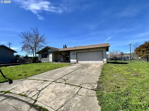 2420 Circle Drive Roseburg OR 97471