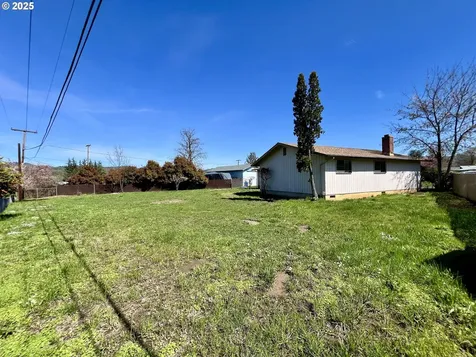 2420 Circle Drive Roseburg OR 97471
