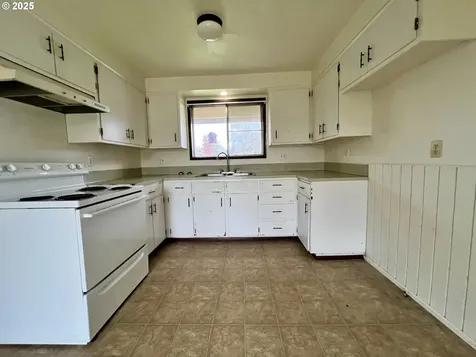 2420 Circle Drive Roseburg OR 97471