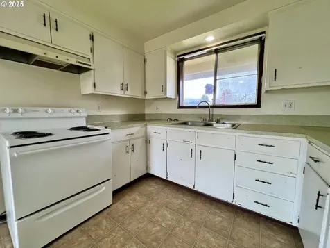 2420 Circle Drive Roseburg OR 97471