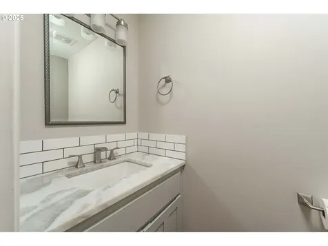 17207 NE 26th Way Vancouver WA 98684
