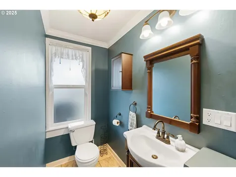1041 Central Avenue Coos Bay OR 97420