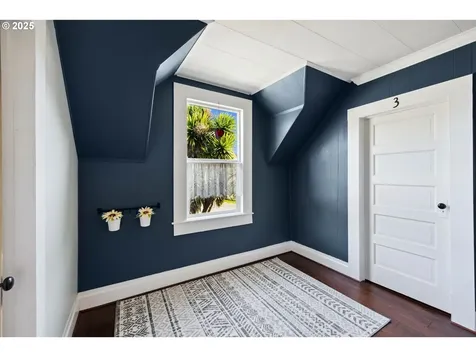 1041 Central Avenue Coos Bay OR 97420