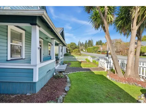 1041 Central Avenue Coos Bay OR 97420