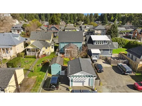 1041 Central Avenue Coos Bay OR 97420