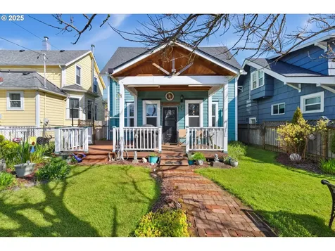 1041 Central Avenue Coos Bay OR 97420