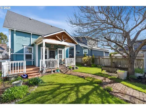 1041 Central Avenue Coos Bay OR 97420