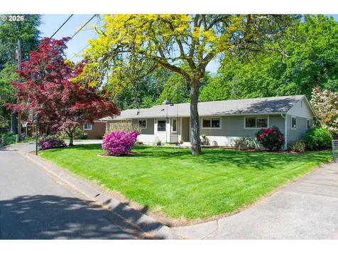 322 W Hickory Street Roseburg OR 97471