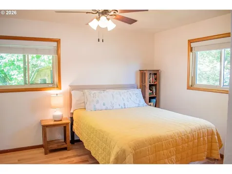 322 W Hickory Street Roseburg OR 97471