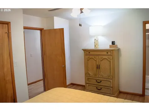 322 W Hickory Street Roseburg OR 97471