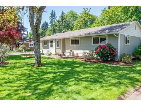 322 W Hickory Street Roseburg OR 97471