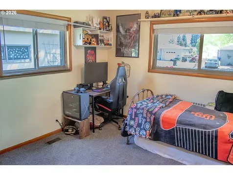 322 W Hickory Street Roseburg OR 97471