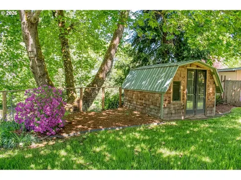 322 W Hickory Street Roseburg OR 97471
