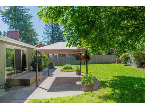 322 W Hickory Street Roseburg OR 97471
