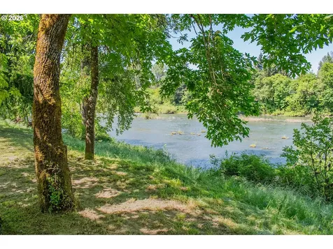 322 W Hickory Street Roseburg OR 97471