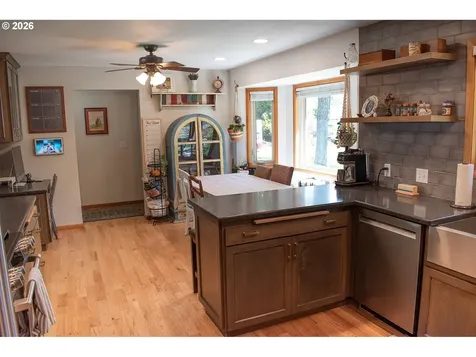 322 W Hickory Street Roseburg OR 97471