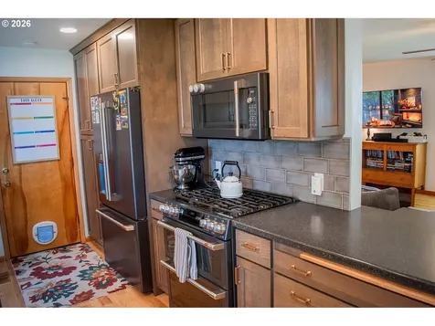 322 W Hickory Street Roseburg OR 97471