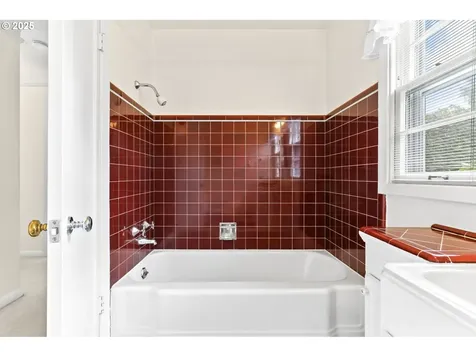 3532 SE Insley Street Portland OR 97202
