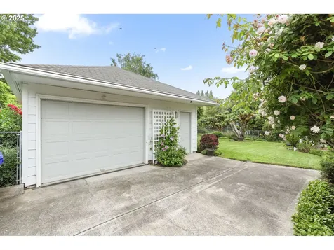 3532 SE Insley Street Portland OR 97202
