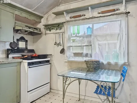 731 11th Avenue Seaside OR 97138