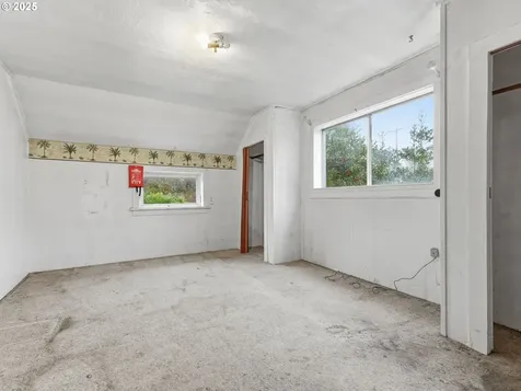 731 11th Avenue Seaside OR 97138