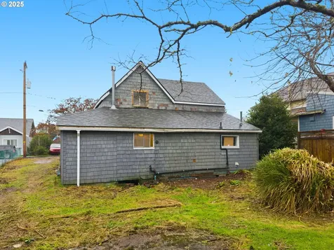 731 11th Avenue Seaside OR 97138
